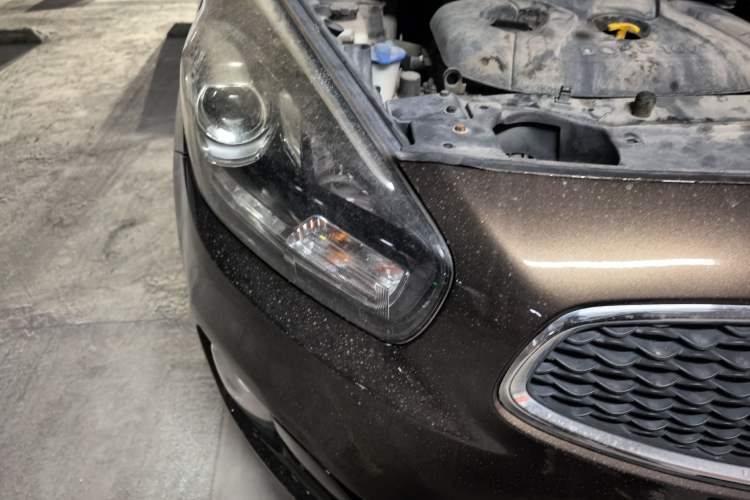 Used Kia Carens 2013 2.0L 7-Seater Automatic Standard Version China IV Standard Right Front Headlight