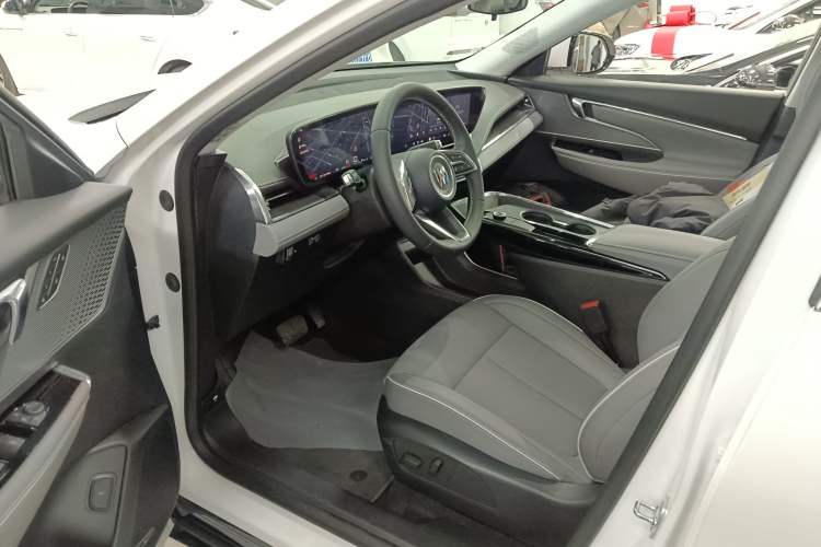 Used Buick E5 2025 Model 620KM Prestige Edition