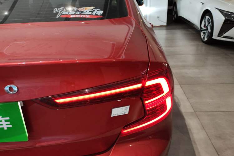 Used Volvo S60 New Energy 2021 T8 E-Drive Hybrid Four-Wheel Drive Smart Luxury Edition
