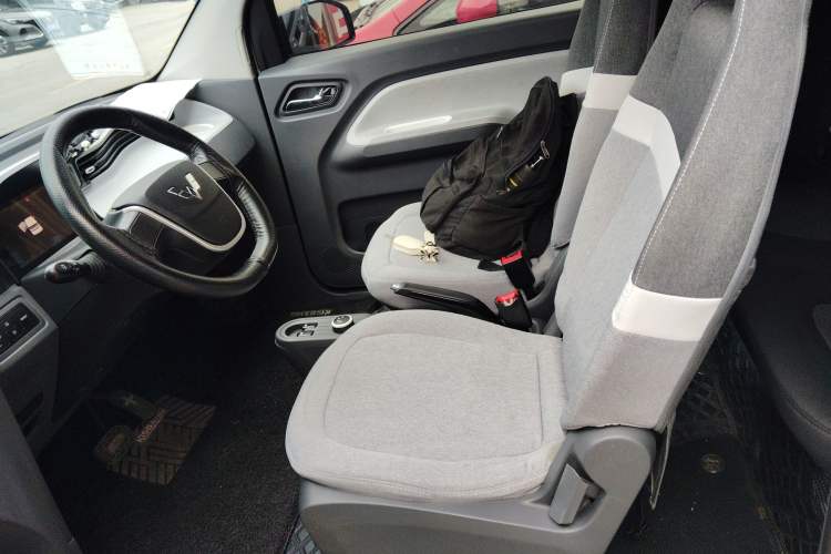 Used Wuling Hongguang MINIEV 2022 Macaron Premium Model – Lithium Iron Phosphate
