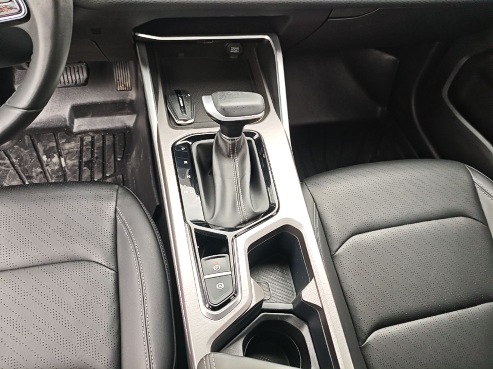 Geely Auto Emgrand 2023 4th Generation Champion Edition 1.5L CVT Luxury Model — снимка 16