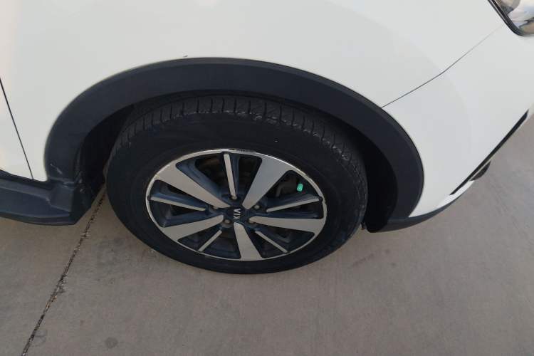 Used Kia KX3 2015 1.6T Automatic Two-Wheel Drive DLX Right Front Wheel Hub