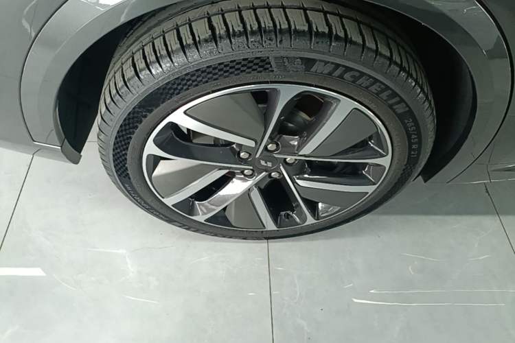 Used Li Auto L9 2024 Ultra Model
