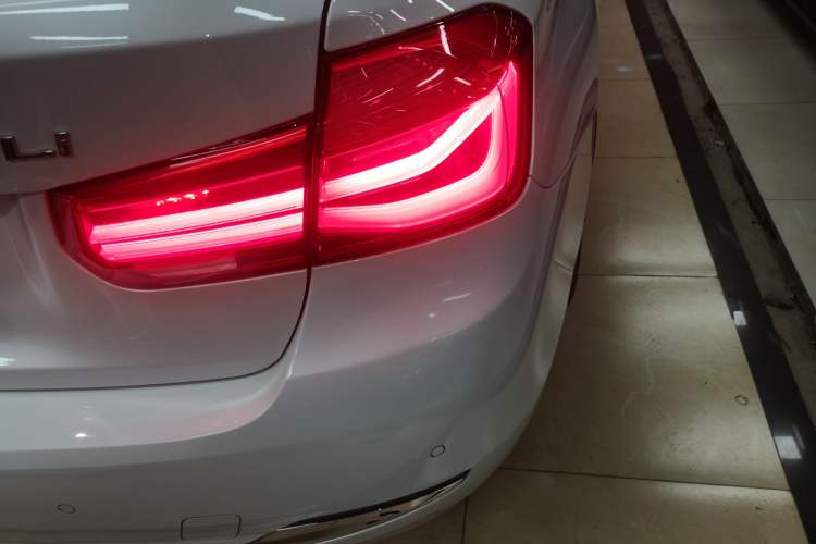 Used BMW 3 Series 2016 320Li Ambition Model
