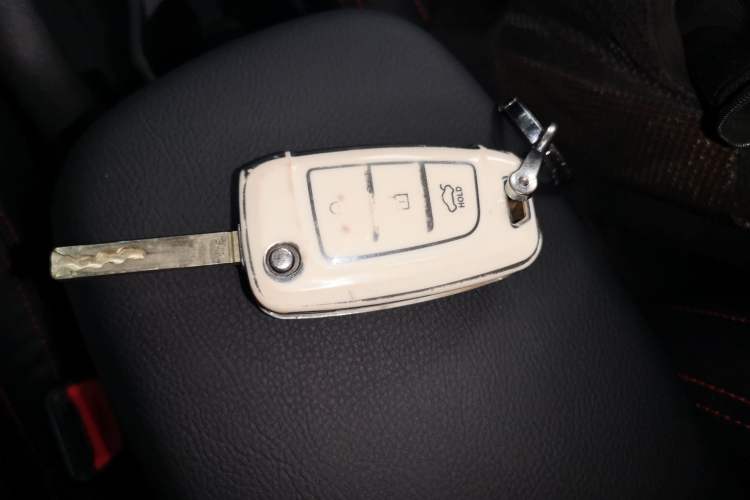 Used Hyundai Celesta 2018 1.6L Automatic GL Enjoyment Edition China VI compliant Interior 1