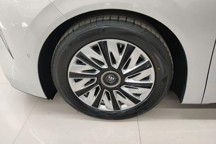 Used Buick Envision Family 2026 Luxury Edition Left Front Wheel Hub