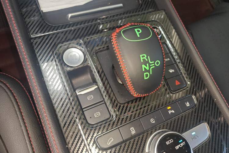 Used BYD Tang New Energy 2018 DM 2.0T All-Wheel Drive Smart Connectivity Luxury Model 7 Seats China V Emission Standard Gear Lever