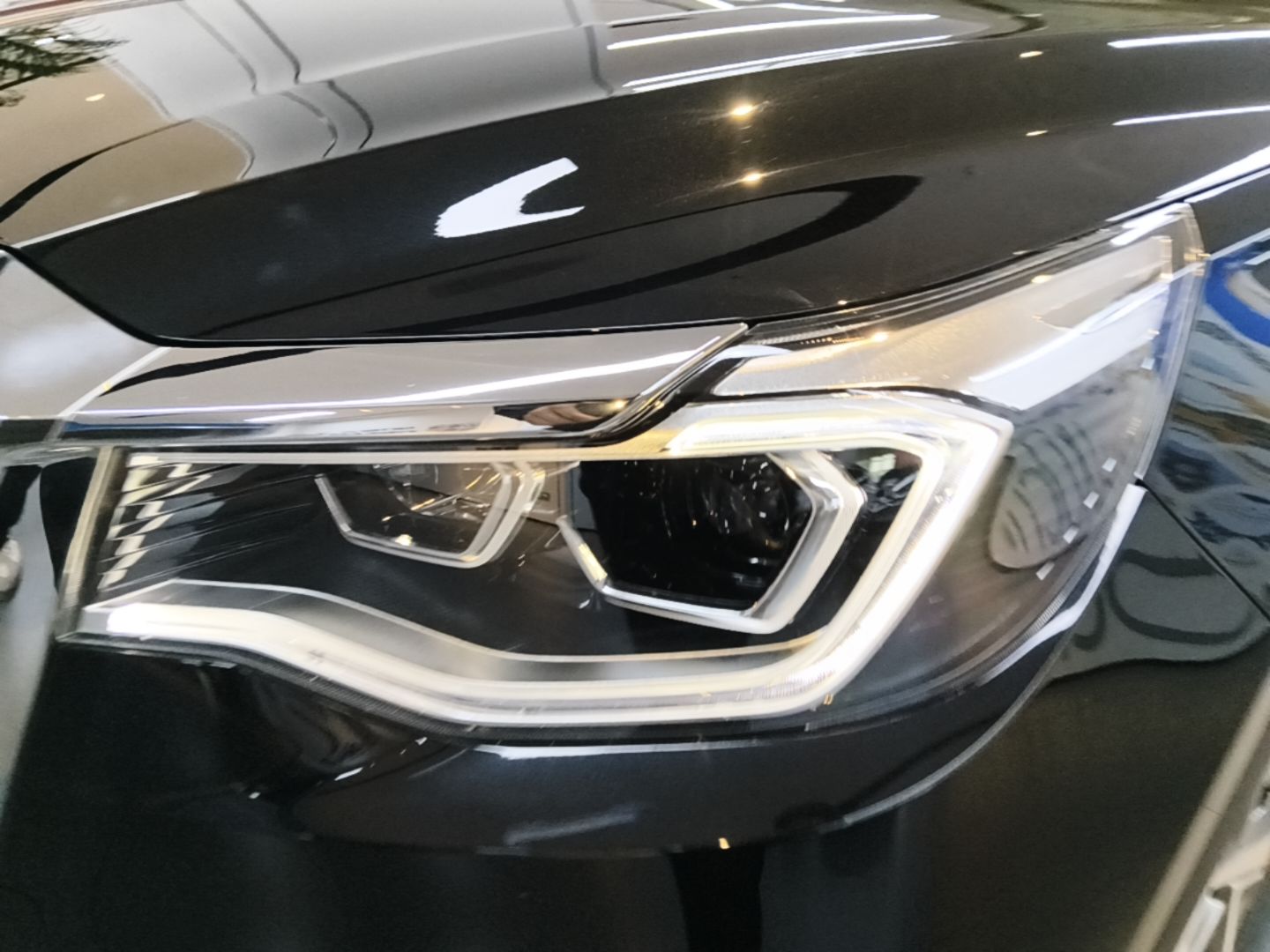 Hongqi HS7 2022 3.0T Automatic All-Wheel Drive Smart Connect Flagship Edition Five Seats — снимка 8