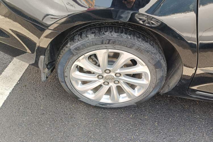 Used Buick LaCrosse 2014 2.0T SIDI Elite Tech Version Right Rear Wheel Hub