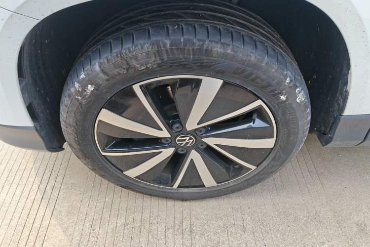 Used Volkswagen Tharu 2024 300TSI Two-Wheel-Drive Moonlight Edition Exterior 1