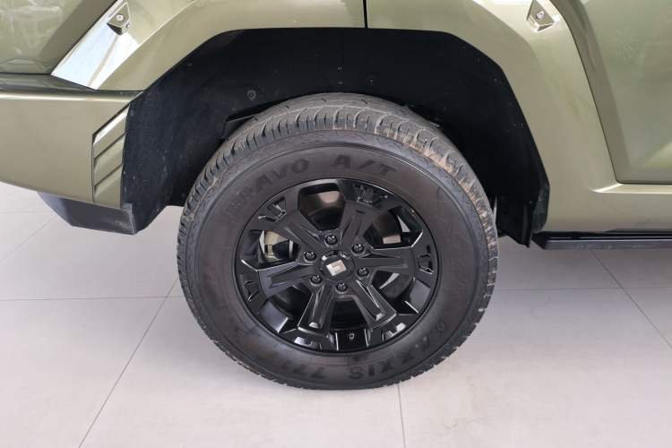 Used Tank 400 New Energy 2024 Hi4-T Off-Road Edition Right Rear Wheel Hub