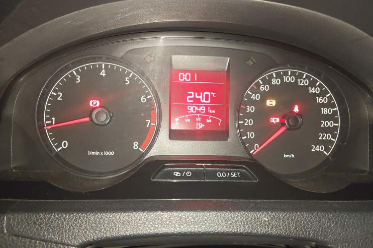 Used Volkswagen Santana 2015 1.6L Manual Fashion Edition Odometer Close Up