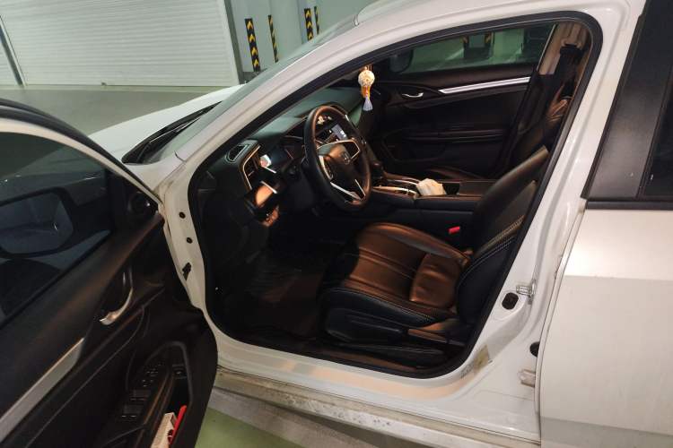 Used Honda Civic 2016 220TURBO CVT Luxury Edition
