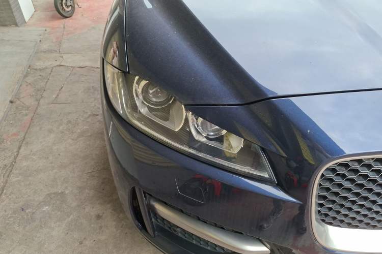 Used Jaguar F-PACE 2019 2.0T All-Wheel Drive R-Sport Sport Edition Right Front Headlight