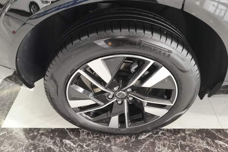 Used Volvo XC60 2026 B5 4x4 Smart Luxury Edition