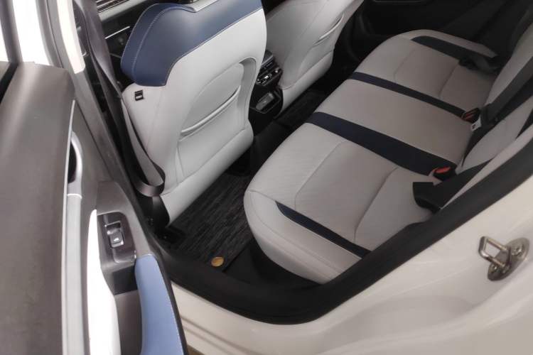 Used Geely Auto Emgrand 2022 4th Generation 1.5L CVT Flagship Model Left Rear Seat