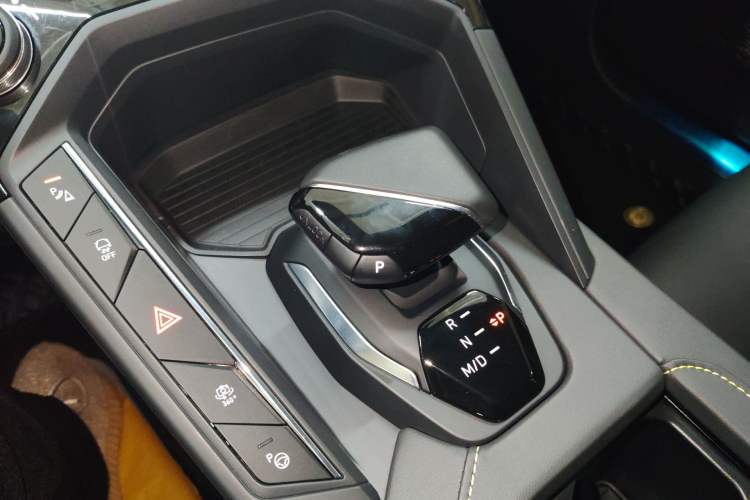 Used Lynk & Co 06 2023 Remix 1.5T Dynamic Halo
