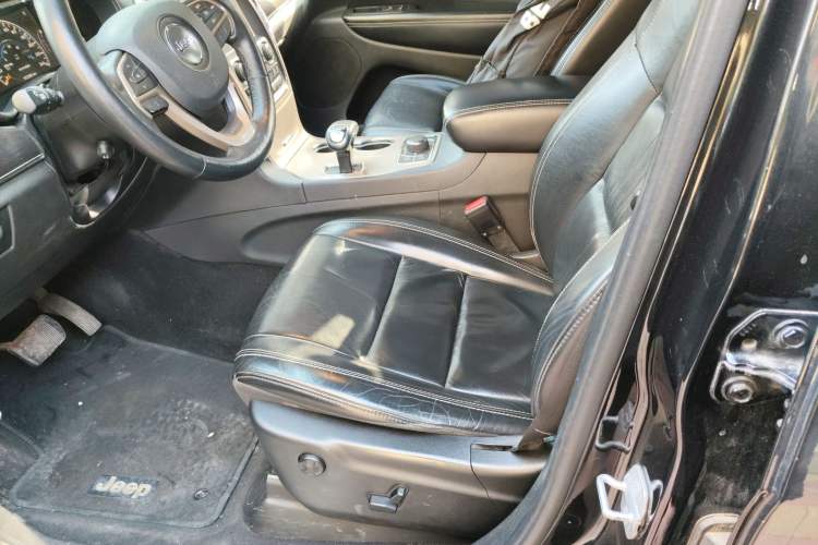 Used Jeep Grand Cherokee 2014 3.0L Comfort Navigation Edition