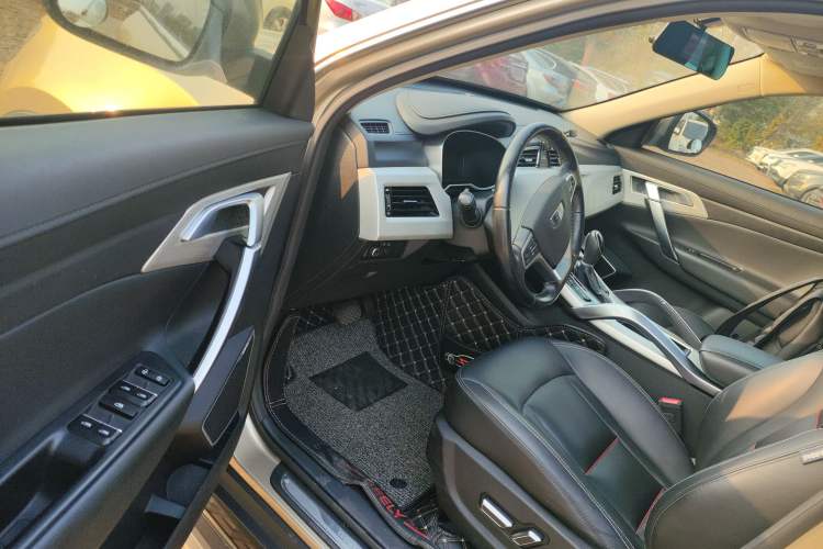 Used Geely Auto Emgrand X7 Sport 2018 1.8TD Automatic Two-Wheel Drive Smart Connect 4G Internet Edition
