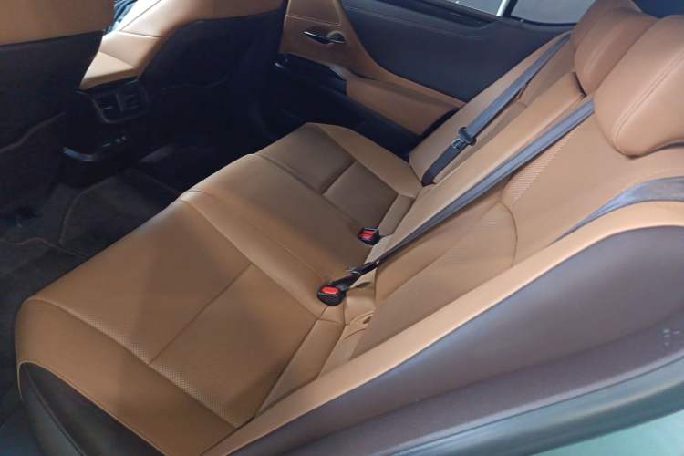 Used Lexus ES 2020 200 Excellence Edition
