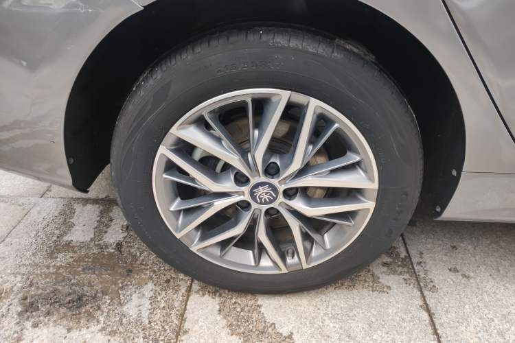 Used BYD Qin PLUS 2023 Champion Edition EV 420KM Leading Model Right Rear Wheel Hub