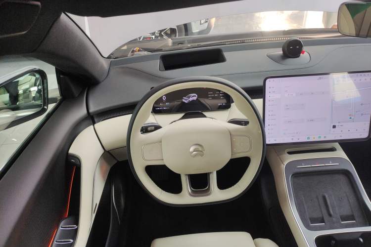 Used Nio ET5T 2025 75 kWh Touring Steering Wheel