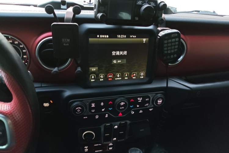 Used Jeep Wrangler 2019 2.0T Rubicon two-door model China V emission standard
