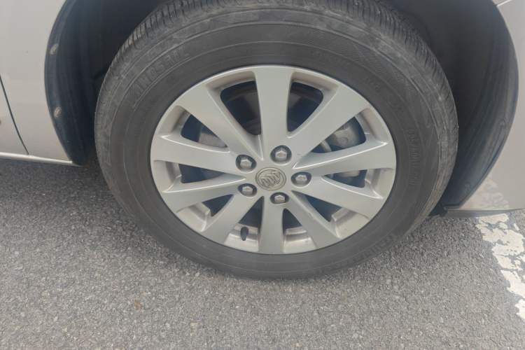 Used Buick GL8 2017 25S Prestige Version China V Standard Right Front Wheel Hub