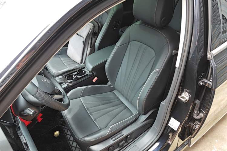 Used Volkswagen Passat 2024 330TSI Elite Edition Left Front Seat