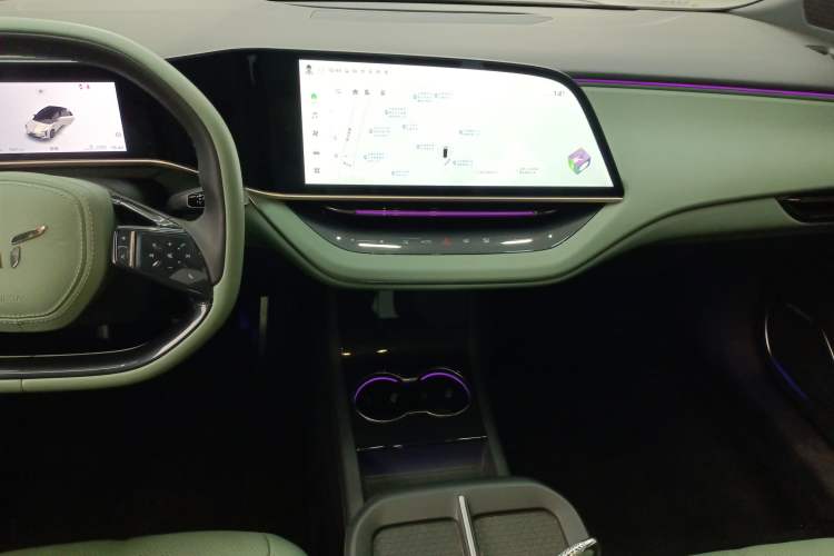 Used Hongqi EH7 2024 820 Pro
