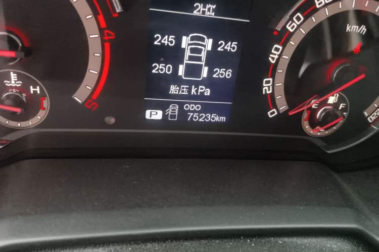 Used SAIC MAXUS T70 2021 2.0T Diesel Automatic 4x4 Elite Version with Long Bed and High Ground Clearance Odometer Close Up