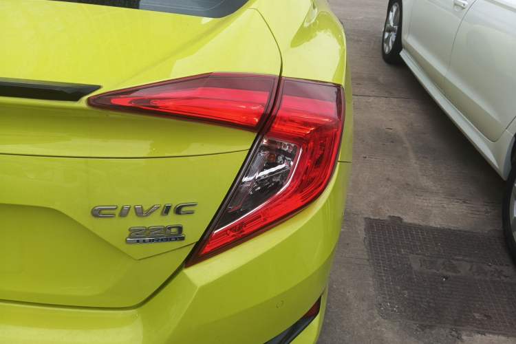 Used Honda Civic 2019 220TURBO CVT Dynamic Edition China VI Emission Standard Exterior 3