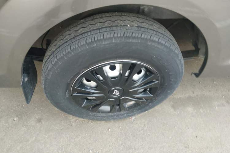 Used CHANGAN KUAYUE Xing V5 2022 1.5L Comfort-Grade 5-7 Seater Passenger Vehicle JL473QH Right Rear Wheel Hub