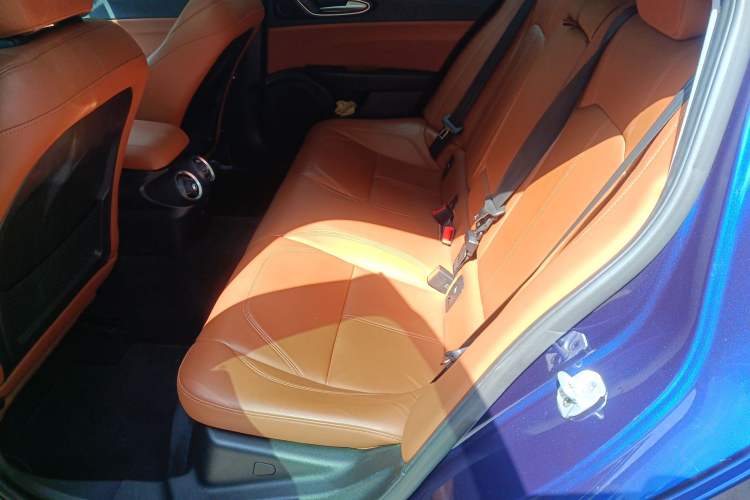 Used Alfa Romeo Giulia 2017 2.0T 200HP Luxury Edition
