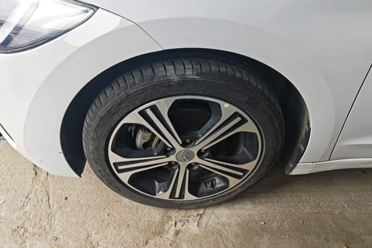 Used Hyundai Elantra (6th Generation / Lingdong) 2018 1.4T Dual-Clutch Xuan Dong · Dynamic Edition Left Front Wheel Hub