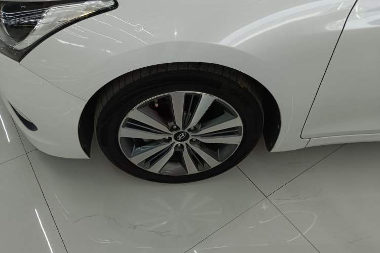 Used Hyundai Mistra 2016 1.8L Automatic Deluxe DLX Model Left Front Wheel Hub