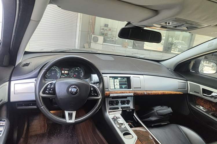 Used Jaguar XF 2014 XF 2.0T Luxury Edition