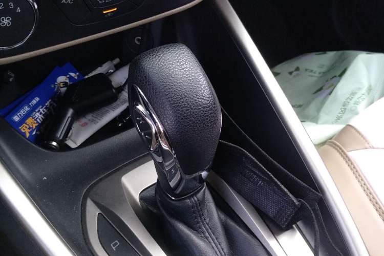 Used Ford Escort 2015 1.5L Automatic Comfort Edition Gear Lever