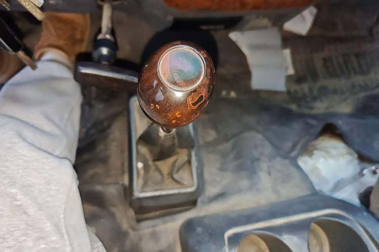 Used Golden Dragon Hiace 1999 2.0L Short-Wheelbase Gasoline Premium Version V19 Gear Lever