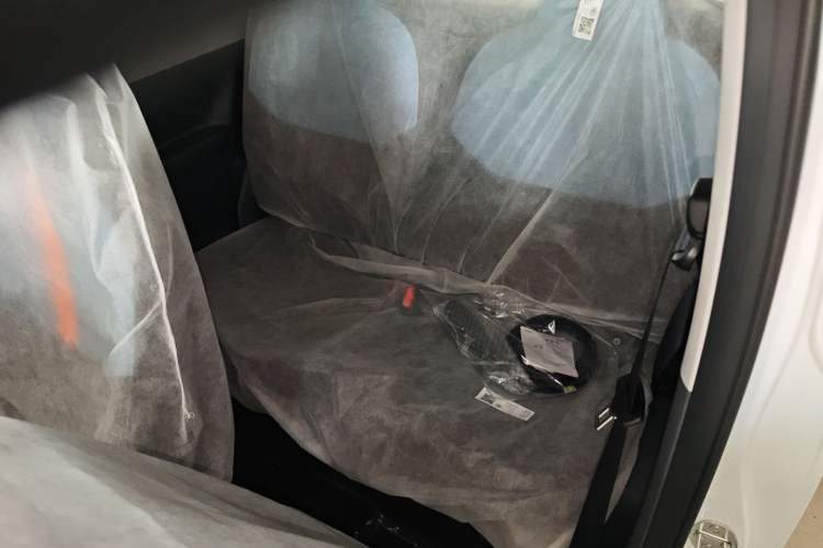 Used Geely Galaxy Panda 2024 Panda Mini 200km Endurance Bear Left Rear Seat