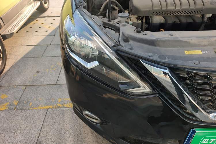 Used Nissan Sylphy 2016 1.6 XL CVT Deluxe Edition Right Front Headlight