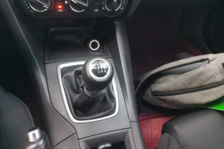 Used Mazda 3 Axela 2017 Sedan 1.5L Manual Comfort Model Emission Standard China V