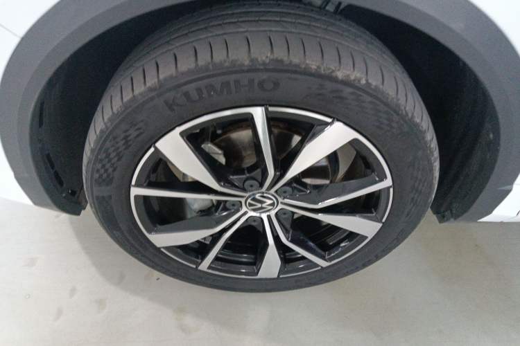 Used Volkswagen T-ROC 2023 300TSI DSG Two-Wheel-Drive Chen Guang Edition