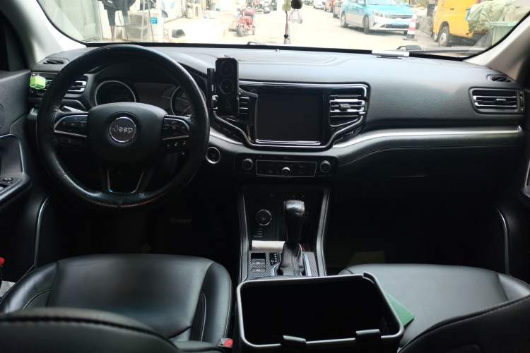 Used Jeep Grand Commander 2018 2.0T Four-Wheel Drive Prestige Edition China V Center Console