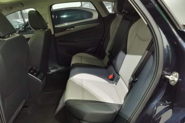 Used Volkswagen ID.7 VIZZION 2024 AIR model
