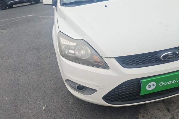 Used Ford Focus 2013 Hatchback Classic 1.8L Automatic Base Model Right Front Headlight