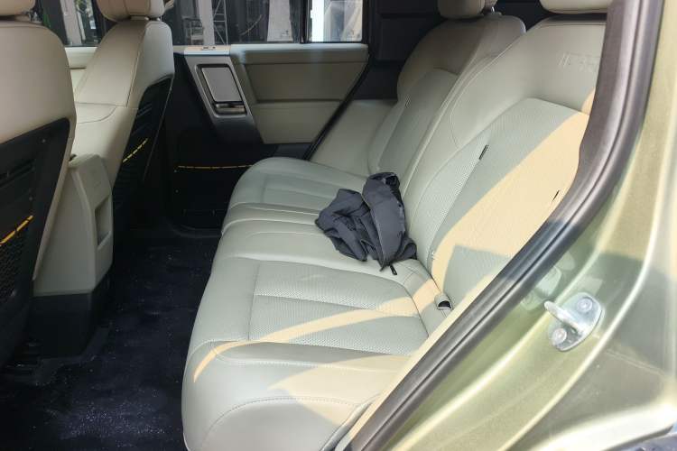 Used iCAR V23 2025 501 Four-Wheel Drive Intelligent Driving Version Left Rear Seat