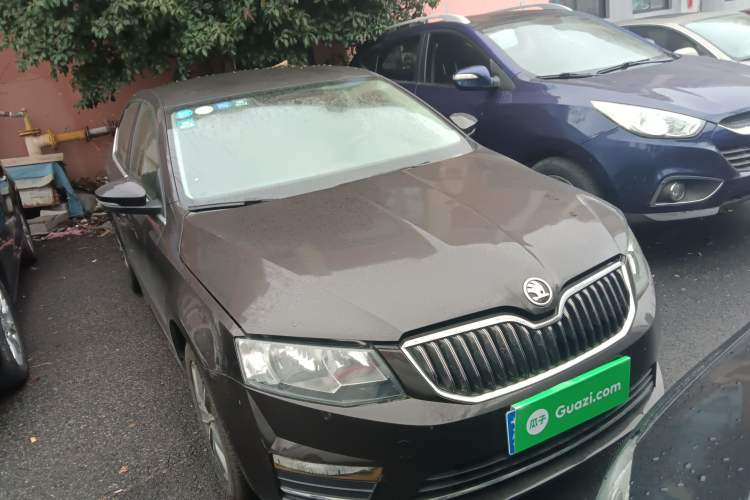 Used Skoda Octavia 2017 Classic Model 1.6L Automatic Comfort Edition