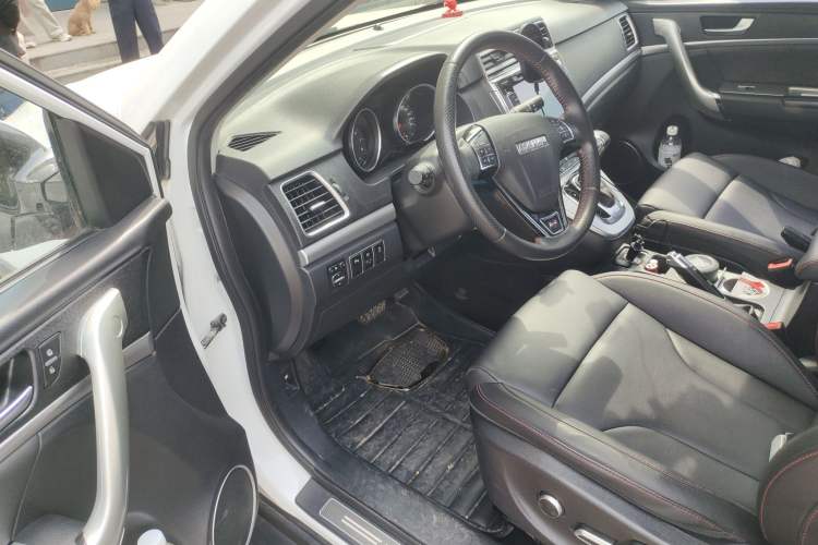 Used Haval H6 2015 Sport Edition 1.5T Automatic Two-Wheel Drive Luxury Model Driver Seat