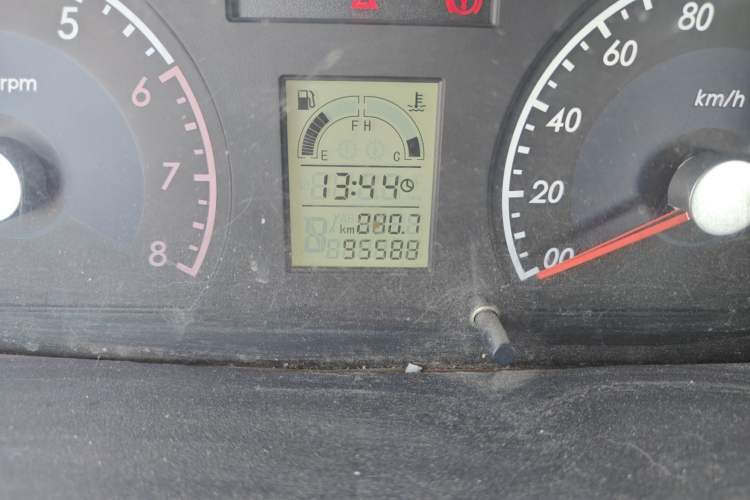 Used Suzuki Wagon R 2012 All-Purpose Model 1.4L Manual Standard Version Odometer Close Up